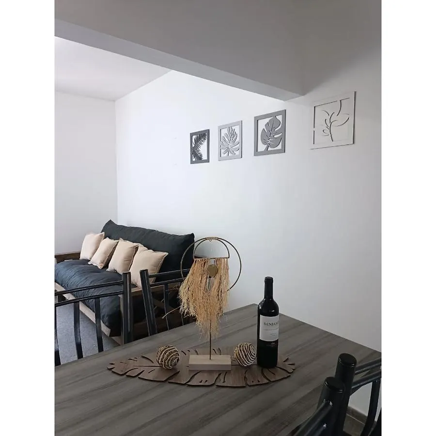 Departamento En El Centro De Mendoza! contacts